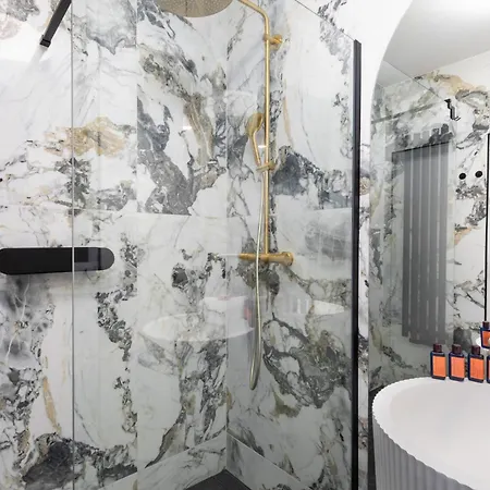 Stylish Wyspa Solna By Renters Prestige كولوبرزيغ